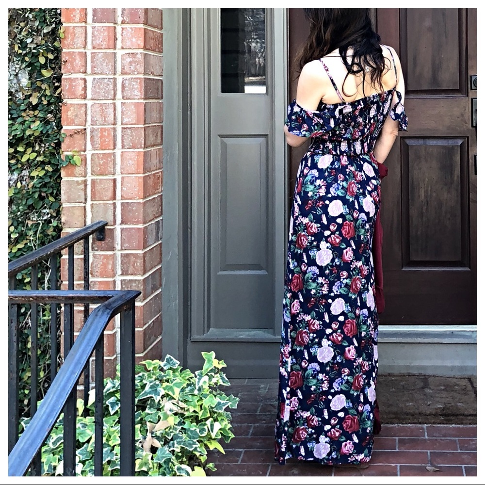 ✨LAST ONE✨Beautiful floral maxi dress - Picture 6 of 7